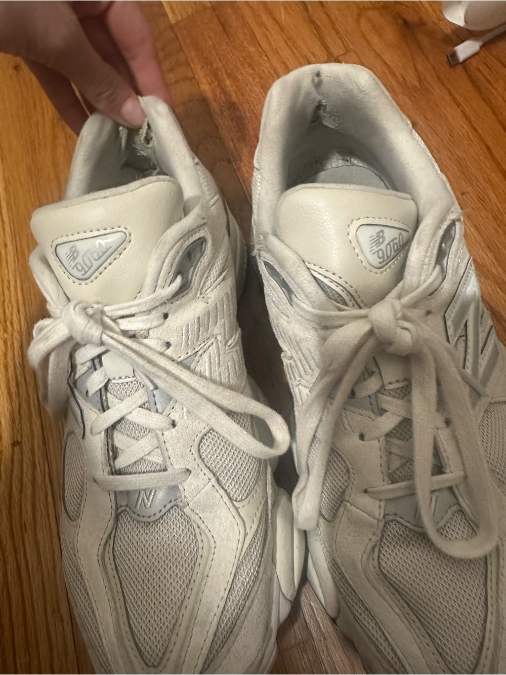 New Balance 9060s Women’s White / Light Gray Running Sneakers - Picture 5 of 6